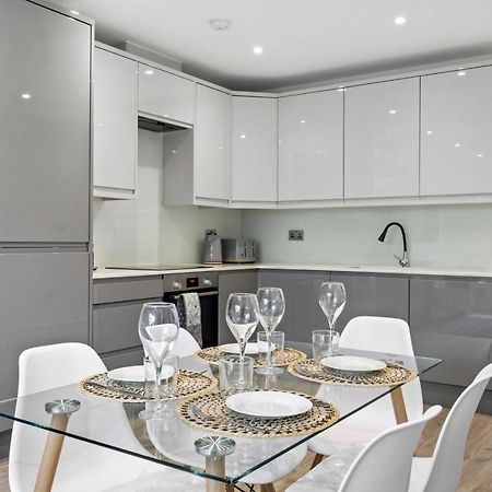 Star London Vivian Avenue 2-Bed Retreat With Garden Apartamento The Hyde Exterior foto