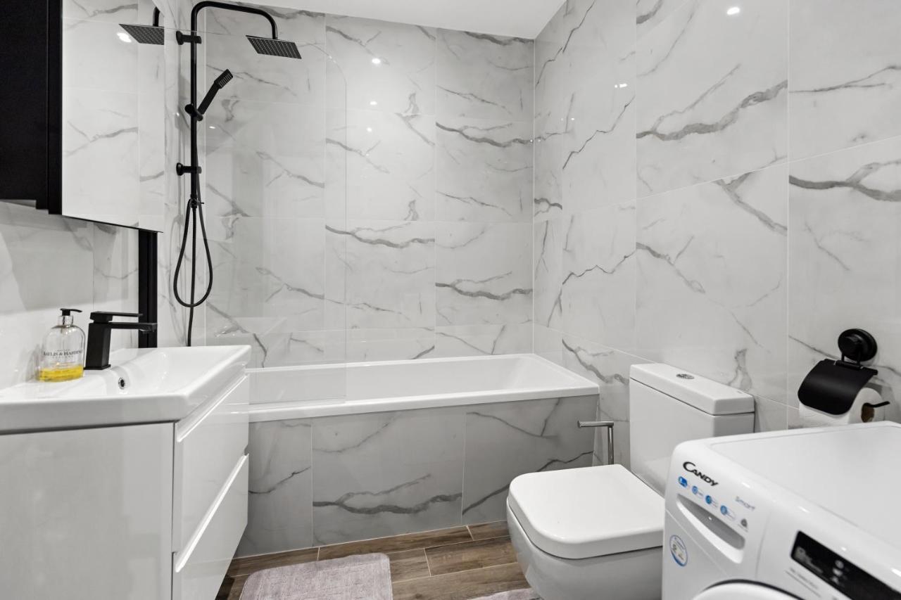 Star London Vivian Avenue 2-Bed Retreat With Garden Apartamento The Hyde Exterior foto
