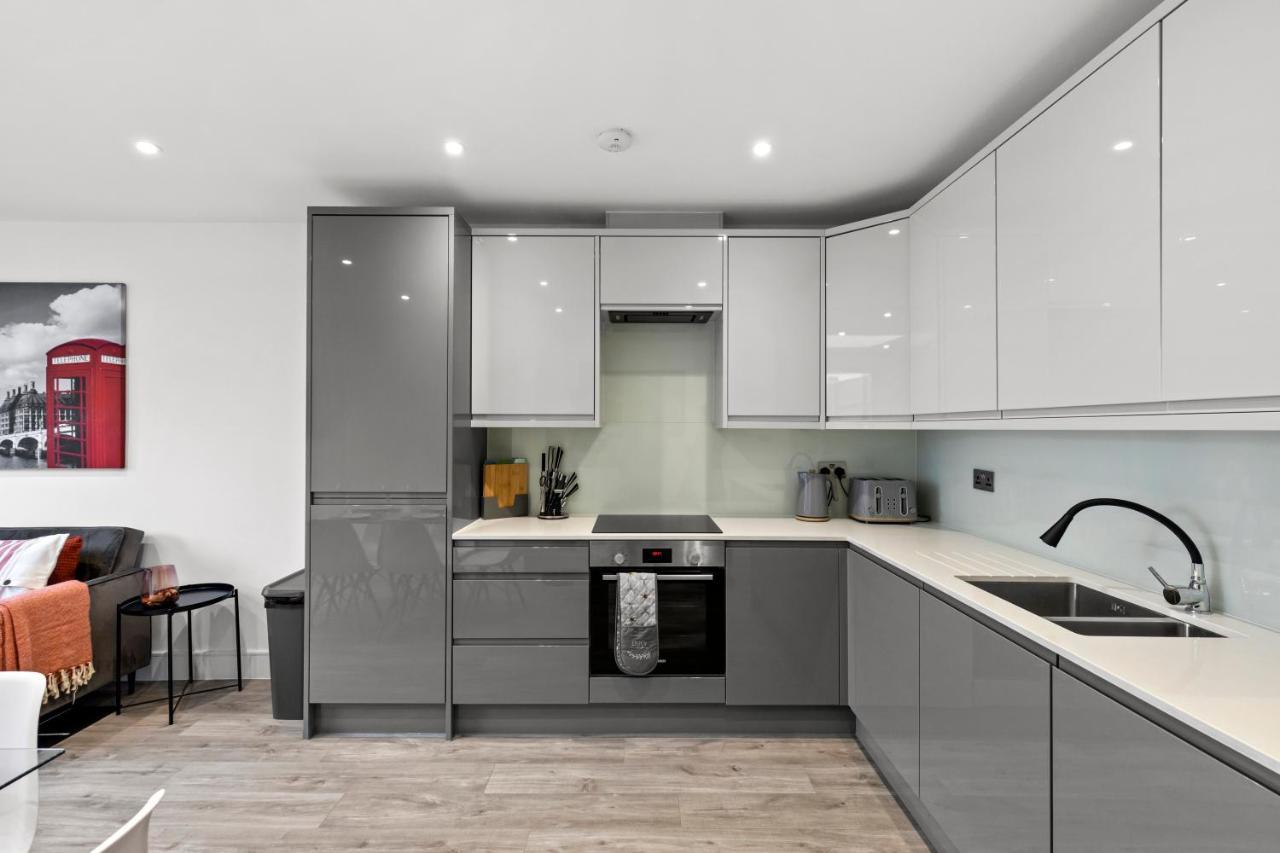 Star London Vivian Avenue 2-Bed Retreat With Garden Apartamento The Hyde Exterior foto
